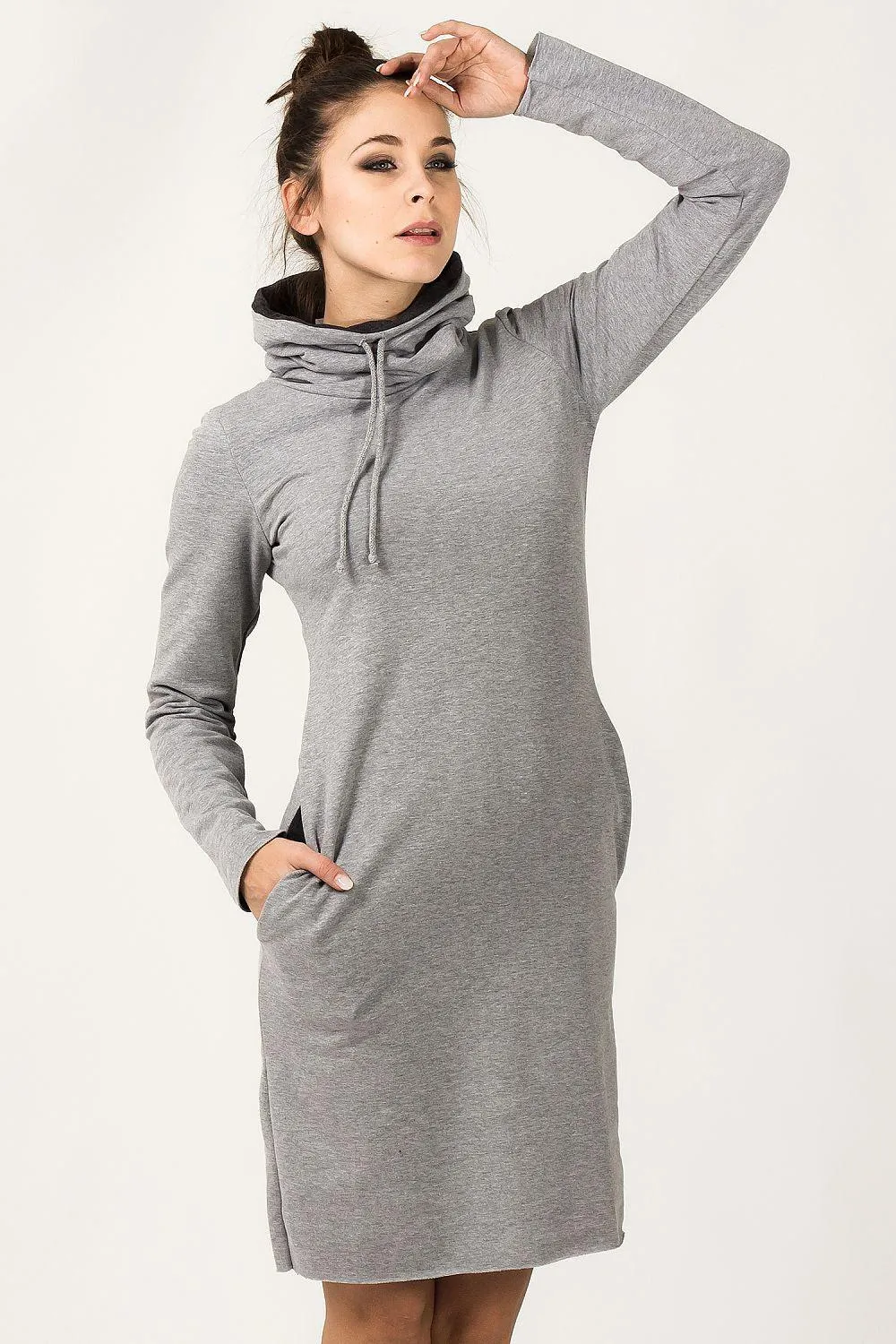 Effortless Elegance: Colorblock Sweater Dress with Stand-Up Collar for Everyday Chic