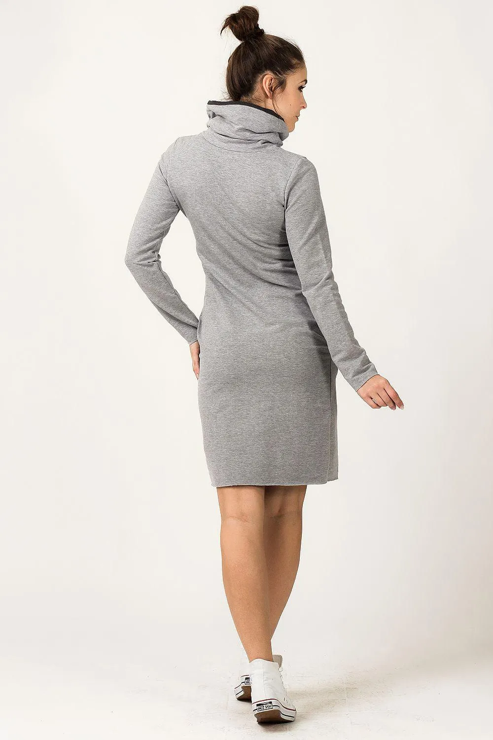 Effortless Elegance: Colorblock Sweater Dress with Stand-Up Collar for Everyday Chic