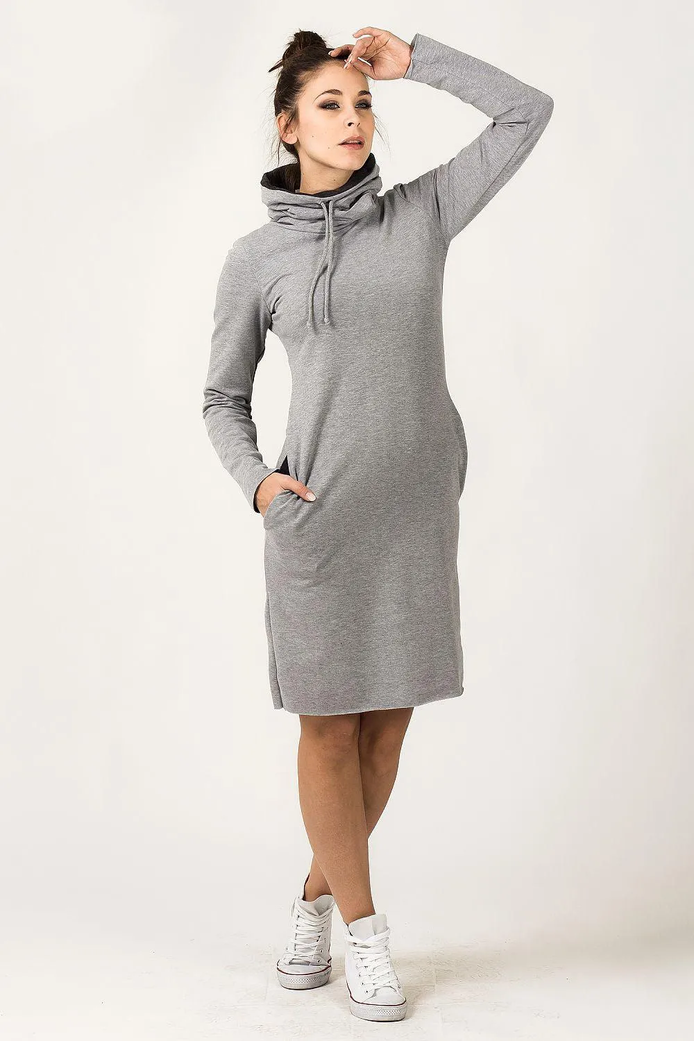 Effortless Elegance: Colorblock Sweater Dress with Stand-Up Collar for Everyday Chic