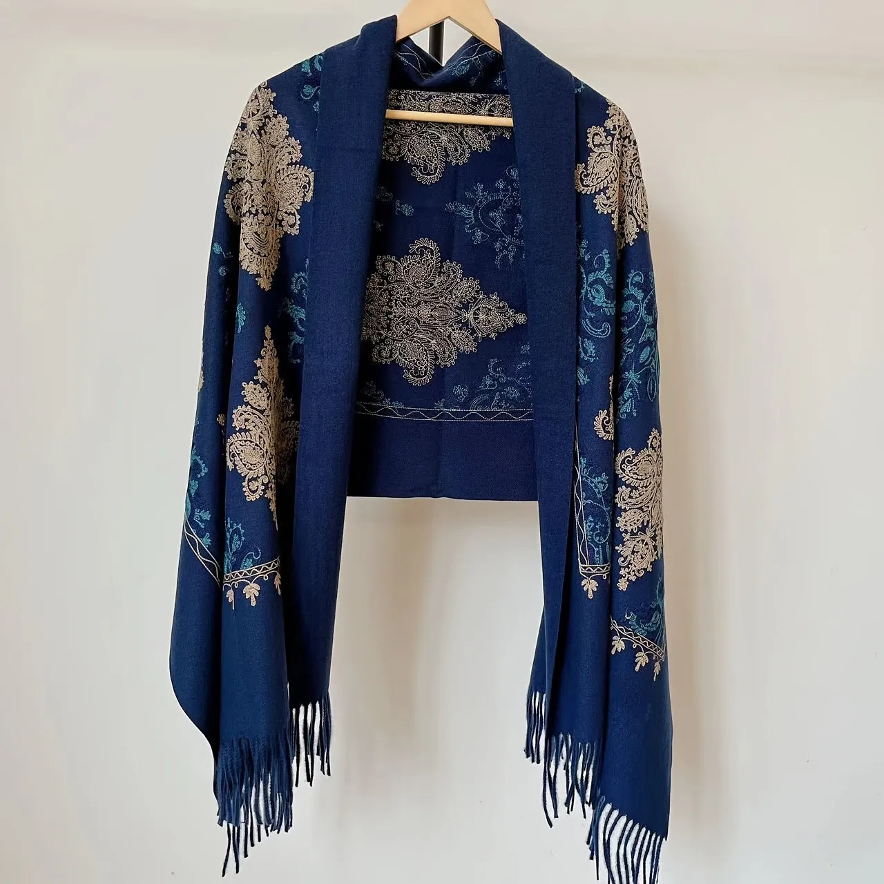 Elegant Embroidered Tassel Scarf For Women - Thick, Warm & Windproof Shawl For Autumn/Winter Travel